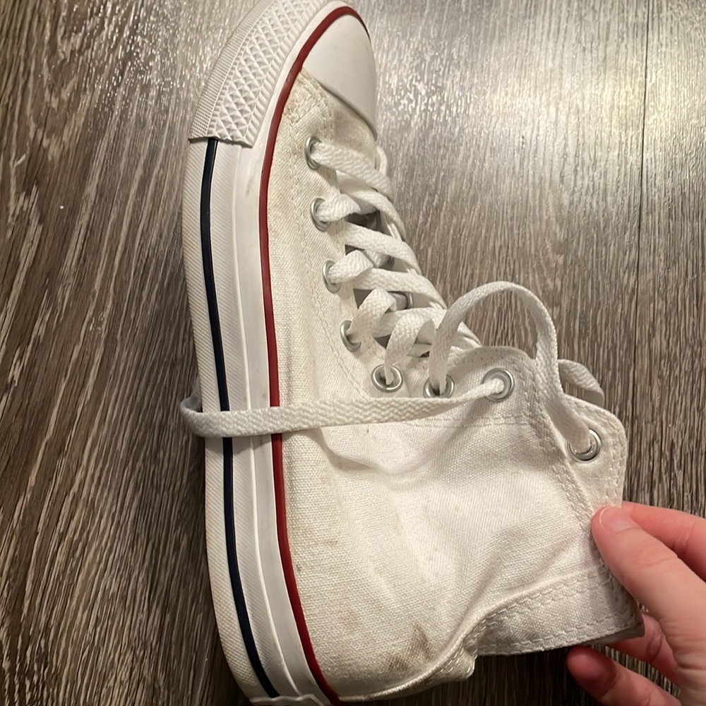 White Converse - Picture 2 of 6
